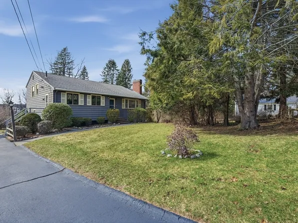 6 Pine Knoll Rd, Franklin, MA 02038