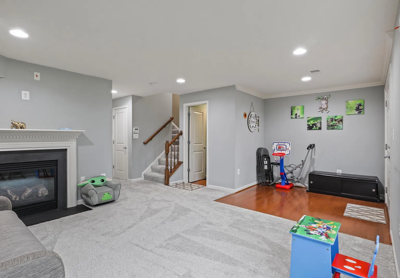 3 bed, 2372 sqft, $3,200 — Photo 2