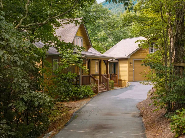 835 Toxaway Drive, Lake Toxaway, NC 28747