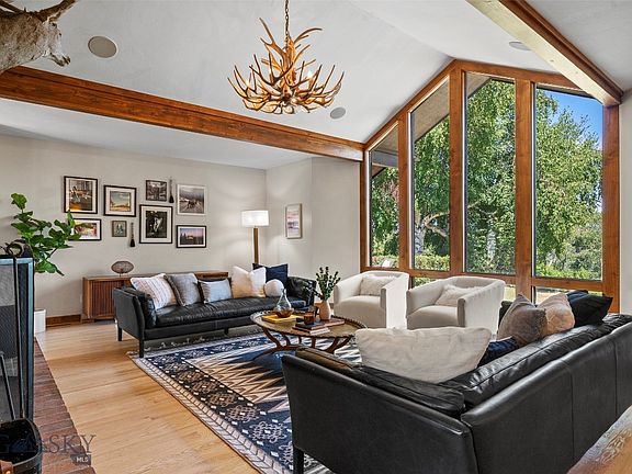 5th image of 104 Heritage Dr
