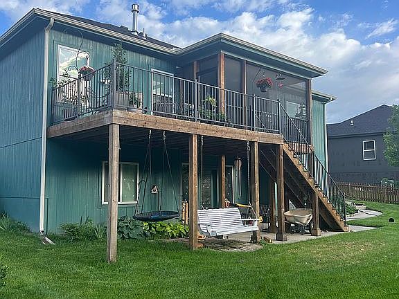 Screened porch and Deck
