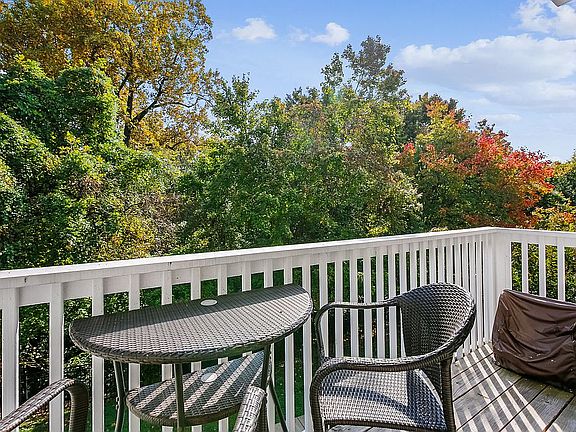 5th image of 5708 Chapman Mill Dr APT 340