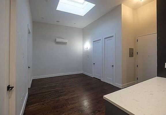3rd image of 12 Belvedere St #2B