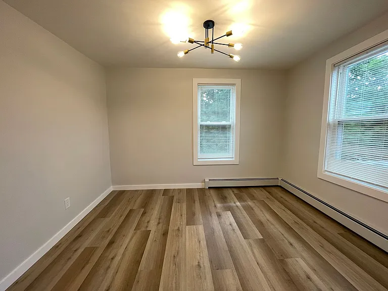 411-431 N Main St #15 — Photo 5