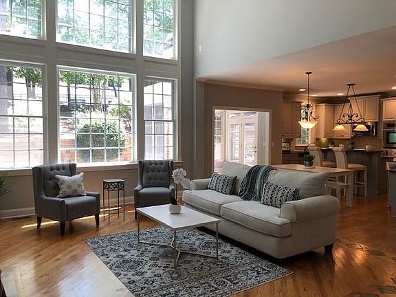 4th image of 956 Woodland Run SE