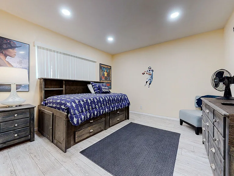 543 Evergreen Street — Photo 8