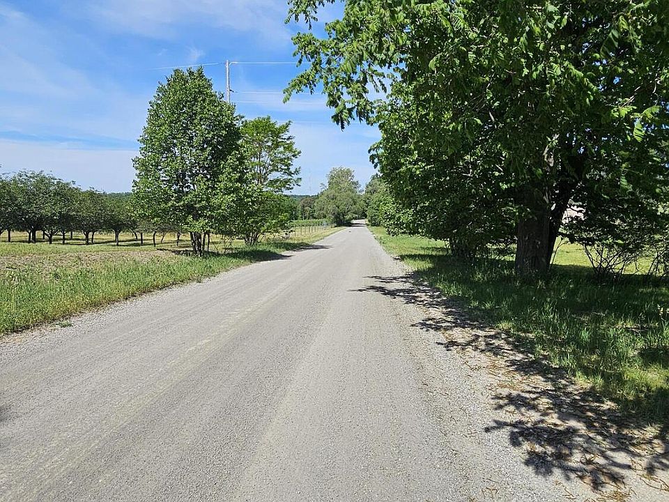 2nd image of 2148 W Hazel Rd