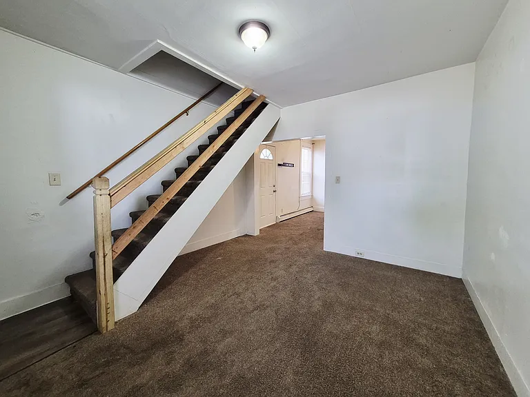 68 Green Pl #1 — Photo 8