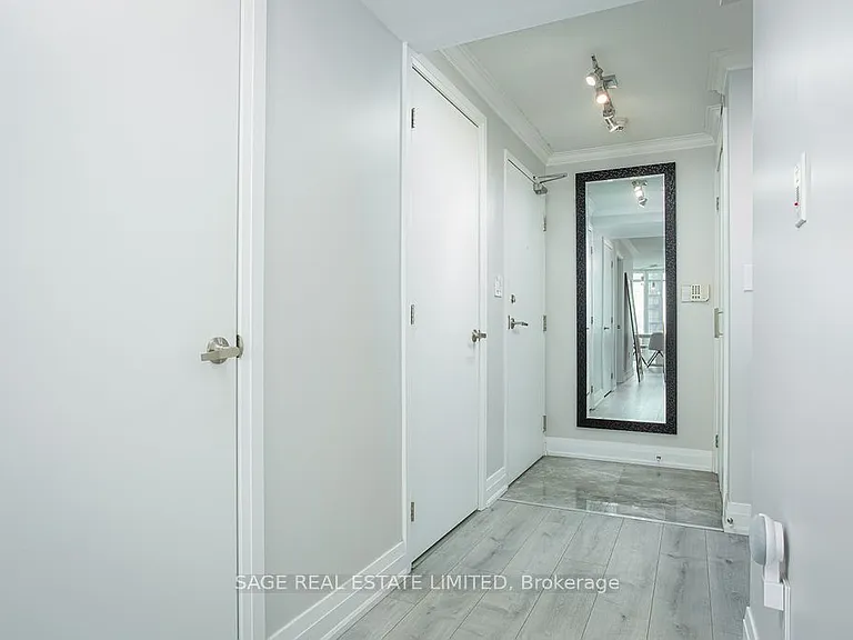 25 Telegram Mews #3707 — Photo 7