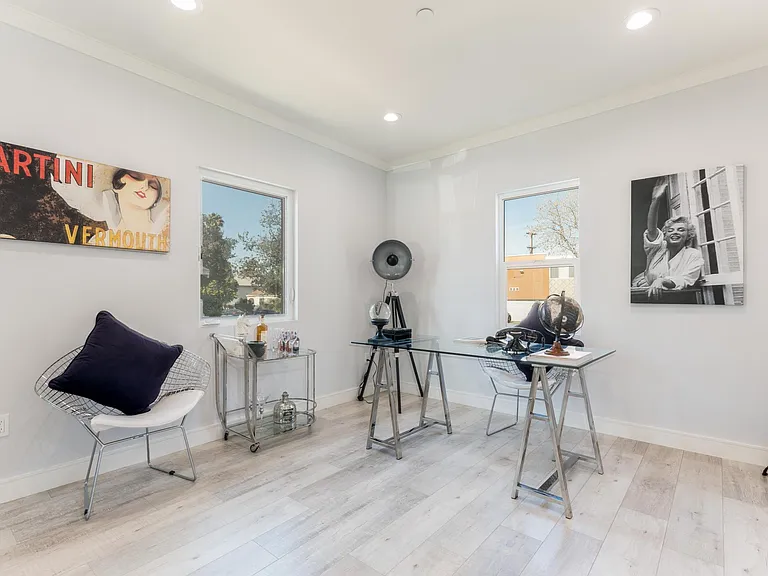 526 W Doran St — Photo 10