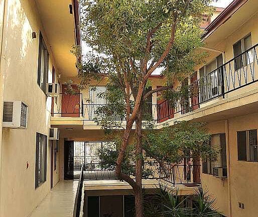 5th image of 1983 N Vermont Ave APT 17