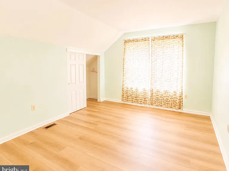 4037 Runnymead Dr — Photo 24