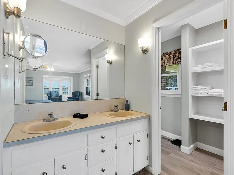130 Leslie Dr — Photo 28