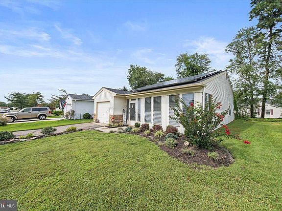 5th image of 139 Huntington Dr