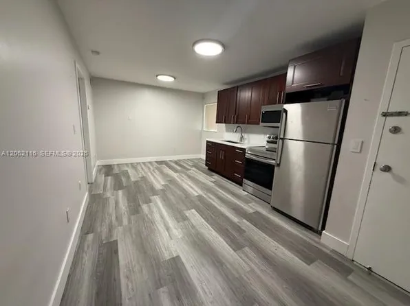 25 W 4th St #103, Hialeah, FL 33010