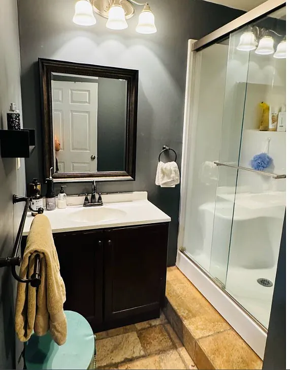 5 bed, $1,200 — Photo 4