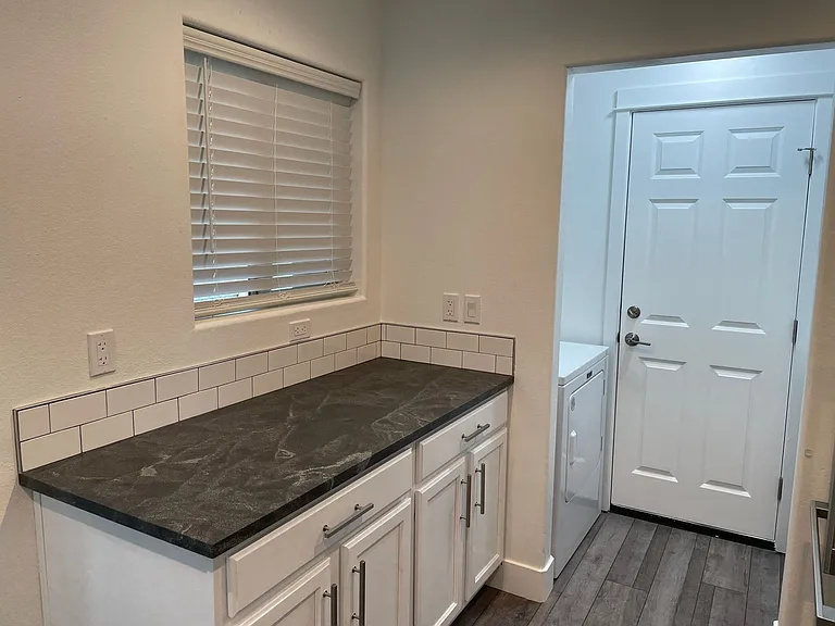 2486 SW Timber View Ct — Photo 6