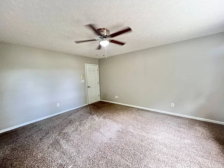 2019 Spring Creek Dr — Photo 23