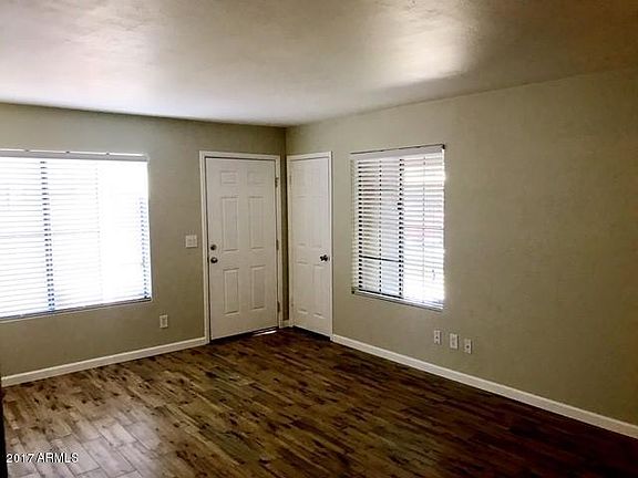 4th image of 700 E Mesquite Cir