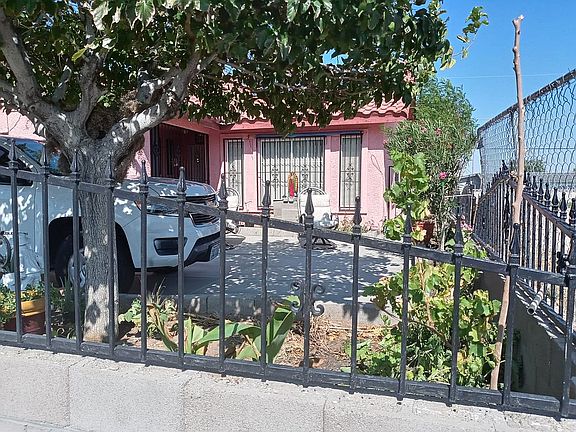 3rd image of 2113 Burnham Ave