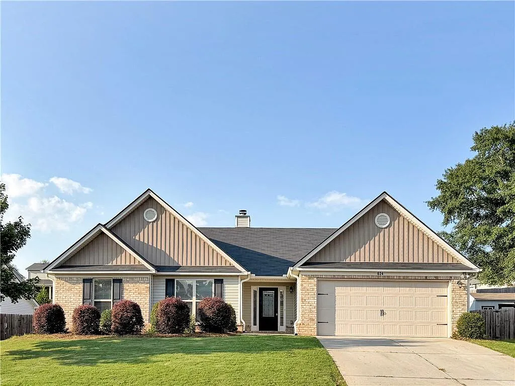 4 bed, 2.5 bath, 2199 sqft, $2,200 — Photo 1