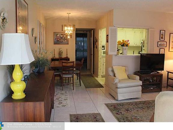 2nd image of 107 Farnham E #107