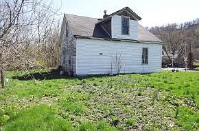 2nd image of 102 Railroad Ave