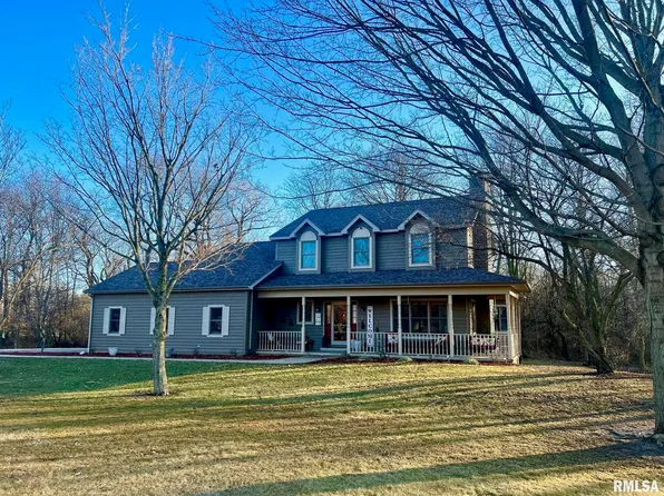 17807 Grand Oaks Dr, Petersburg, IL 62675