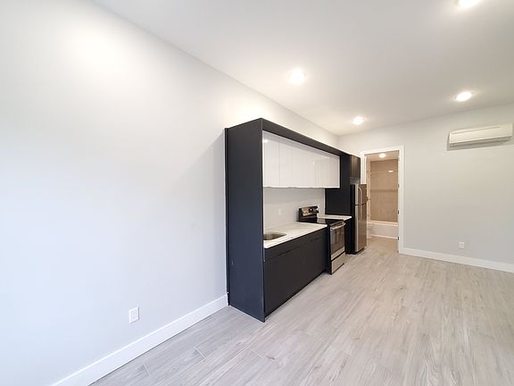 2nd image of 1019 W Side Ave #25E
