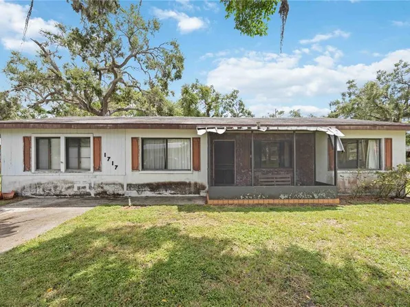 1717 8th St W, Palmetto, FL 34221