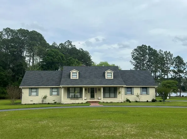 109 Lakewood Dr, Tifton, GA 31793