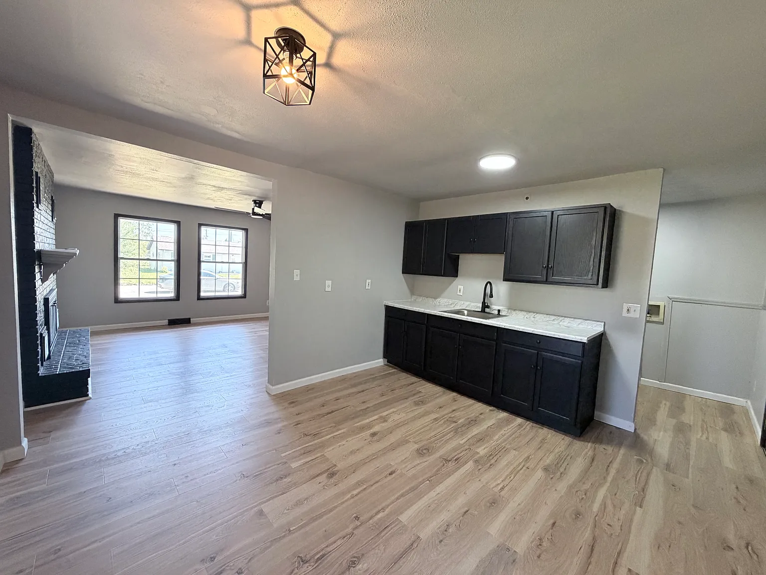 3 Bedroom 1 Bath Serious Inquiries Only Please. — Photo 3