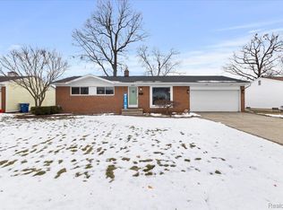 3947 Percy King Rd, Waterford, MI 48329