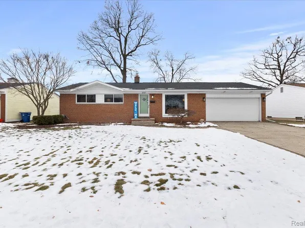 3947 Percy King Rd, Waterford, MI 48329