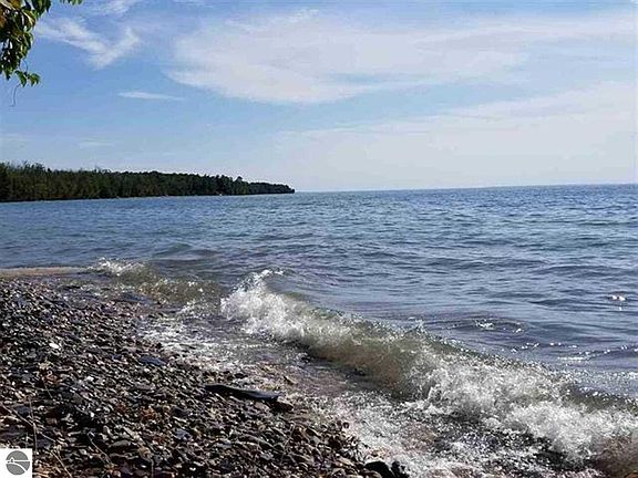3rd image of 11985 Lake Shore Dr