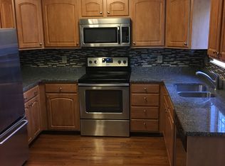 135 Pleasant View Ave APT 9, Smithfield, RI 02917