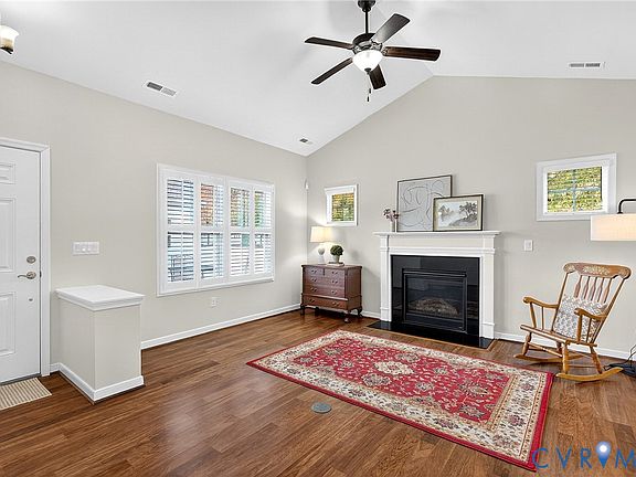3rd image of 11009 Lantern Way