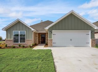 4821 Enclave Dr, Sanger, TX 76266
