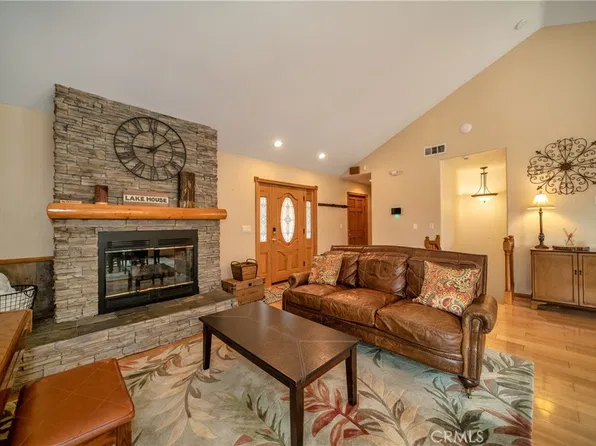 27391 Cottonwood Ln, Lake Arrowhead, CA 92352
