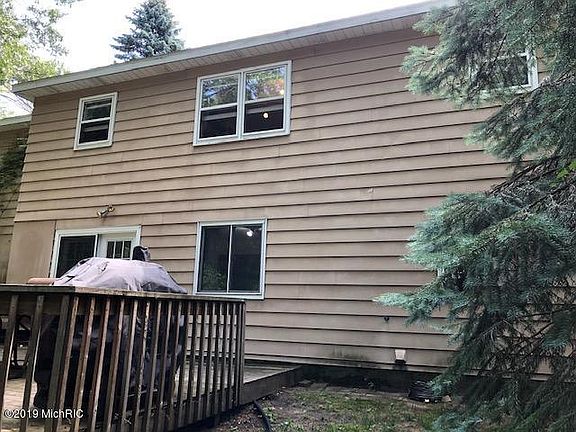 3rd image of 3727 Bellaire Ct