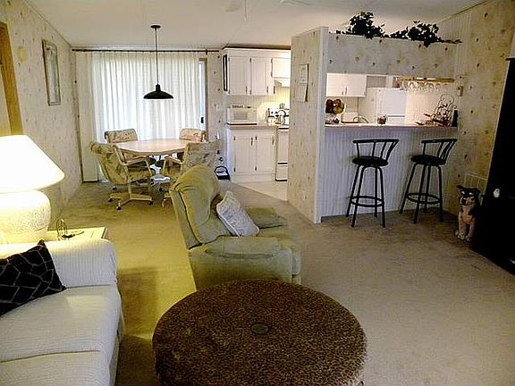 5th image of 400 Palm Ave