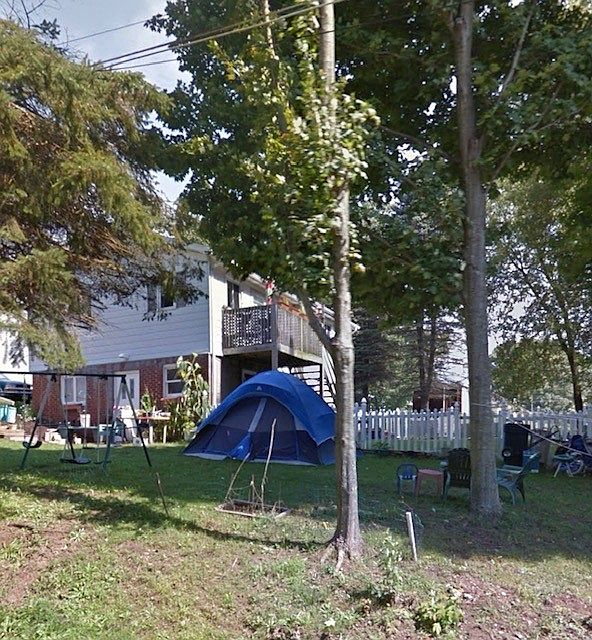 2nd image of 260 York St