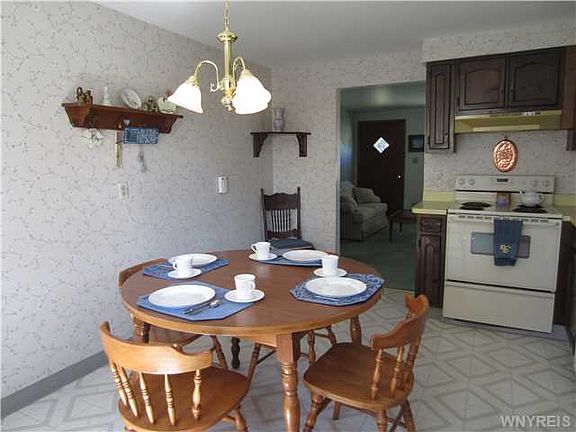 4th image of 34 Dania Dr