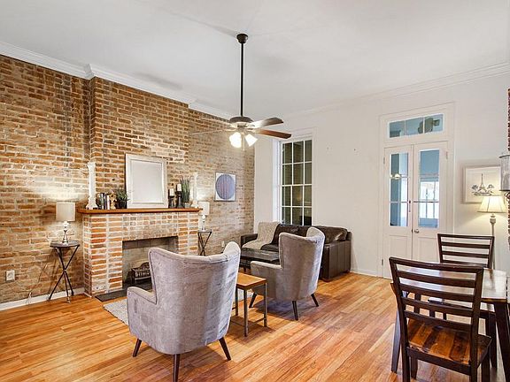 4th image of 425 Burgundy St APT 2