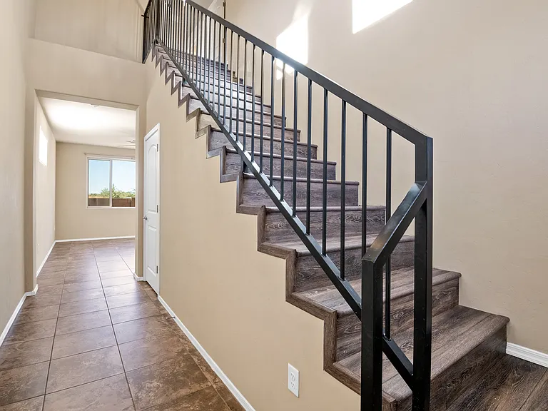 240 E Scepter Ln — Photo 13