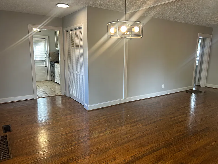 2300 Sharondale Dr — Photo 10