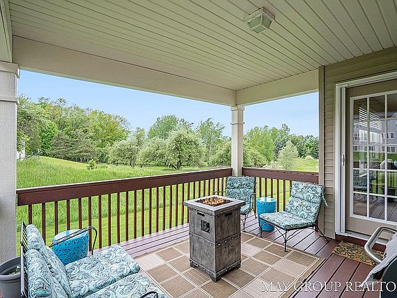 3rd image of 637 Highlander Dr NE