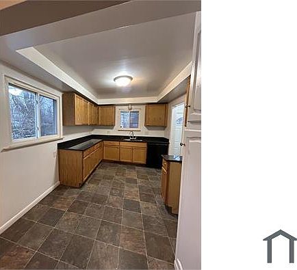 2nd image of 930 Nash Ave