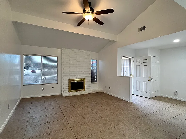 1208 McDonald Way #A — Photo 4