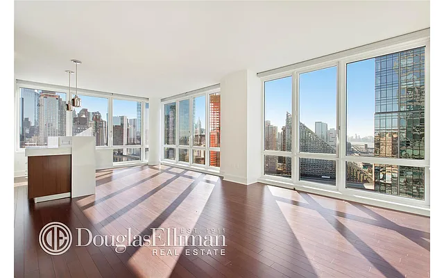 Rented by Douglas Elliman | media 23